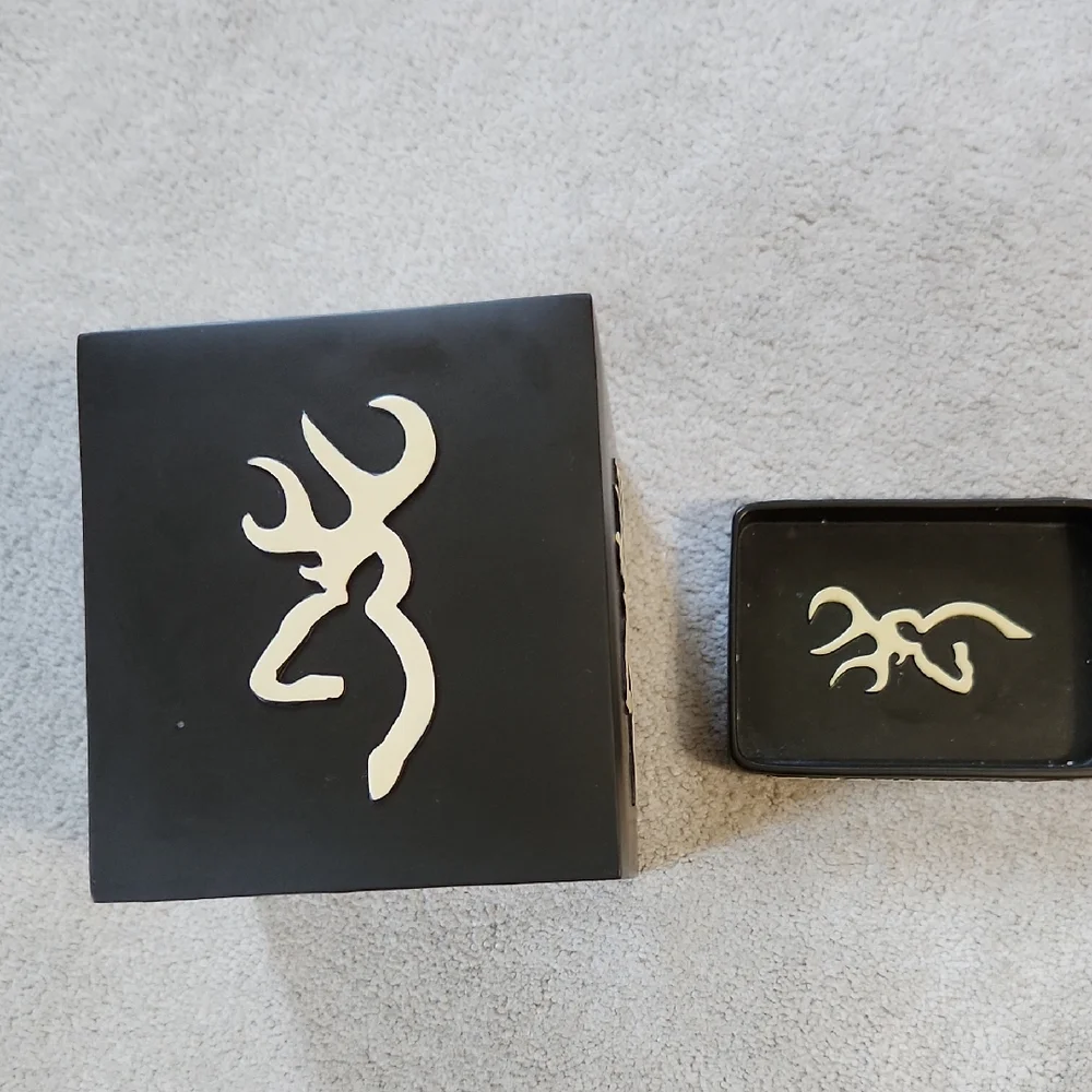 Browning Bed and Bath Logo Heavy Resin Square Tissue and Soap Dish